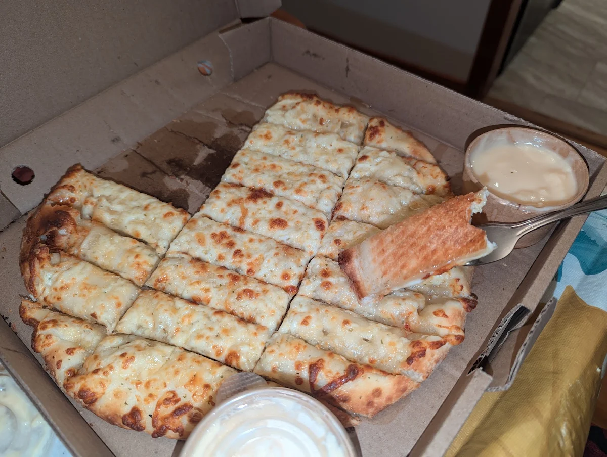 Garlic Fingers, Randy's Pizza - Kearney Lake