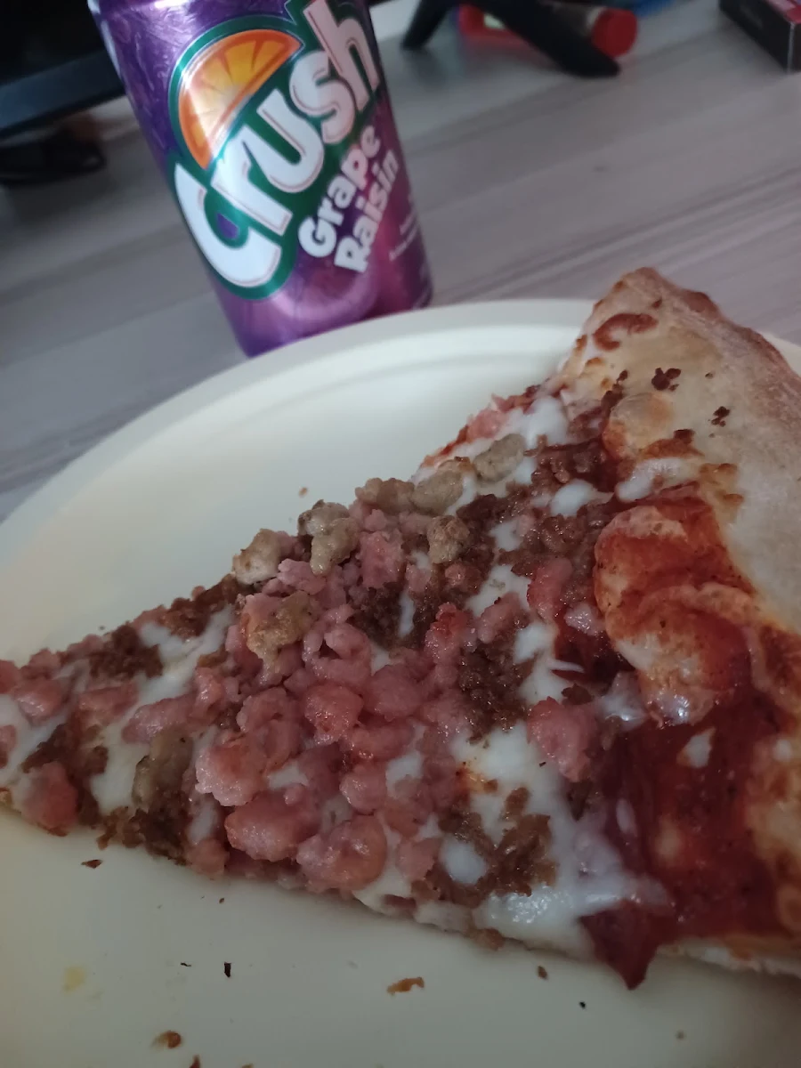Meat Lovers Pizza, Randy's Pizza - Kearney Lake