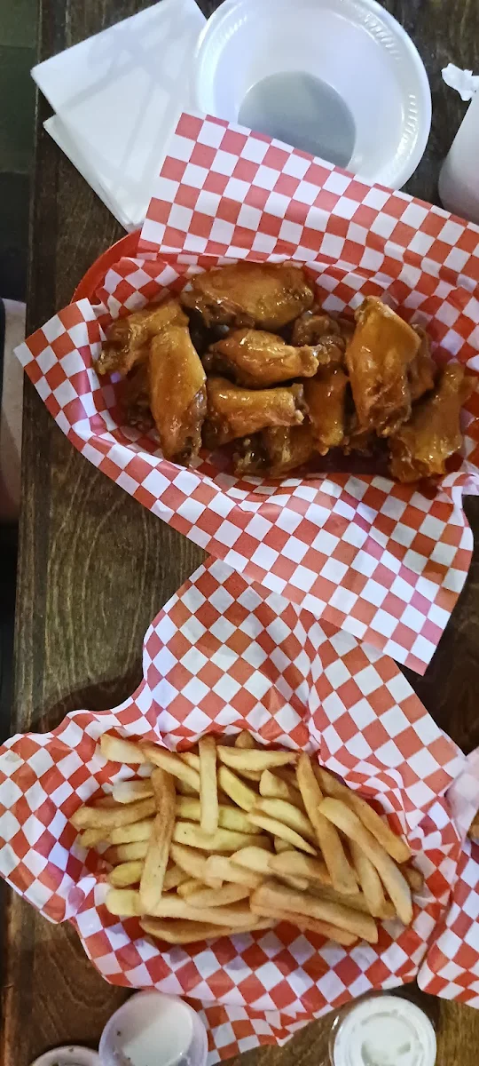 Mild Bone in Wings and Fries