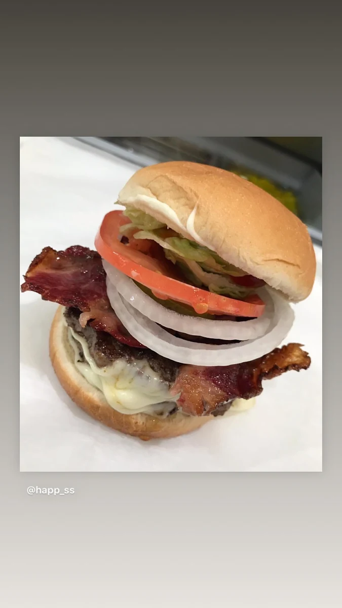 Bacon Cheeseburger with Tomato and Onion