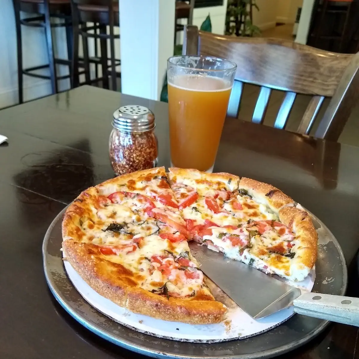 White Pizza Extra Extra Garlic and Extra Basil