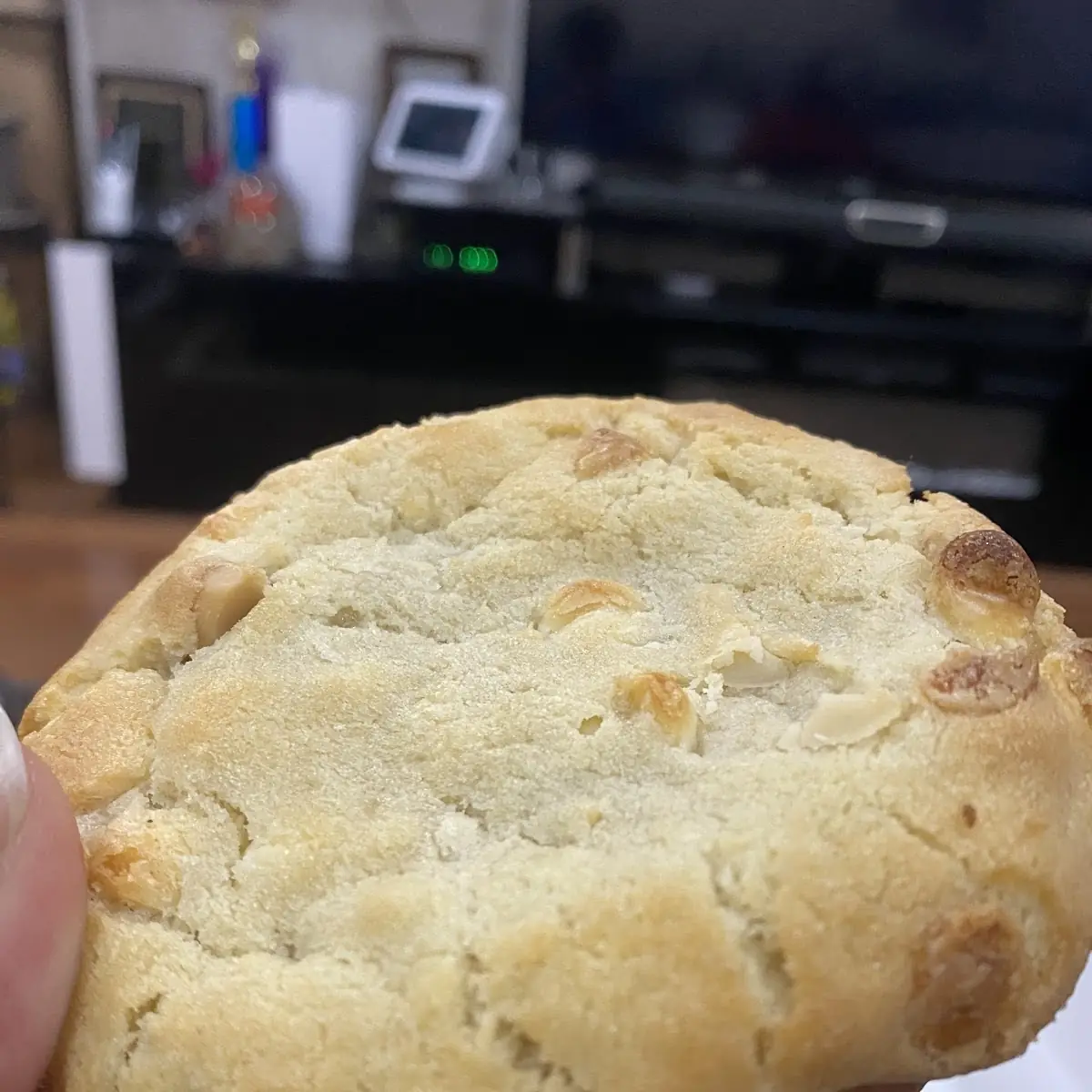 White Chocolate Macadamia Cookie