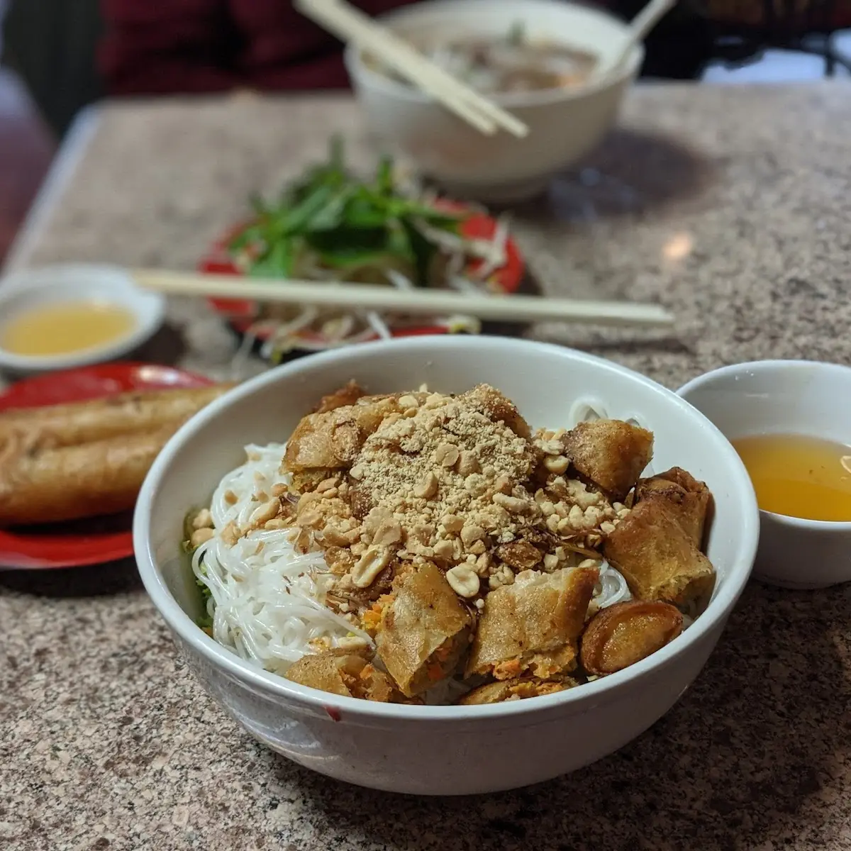 Bun Cha Gio - Eggrolls Vermicelli Bowl