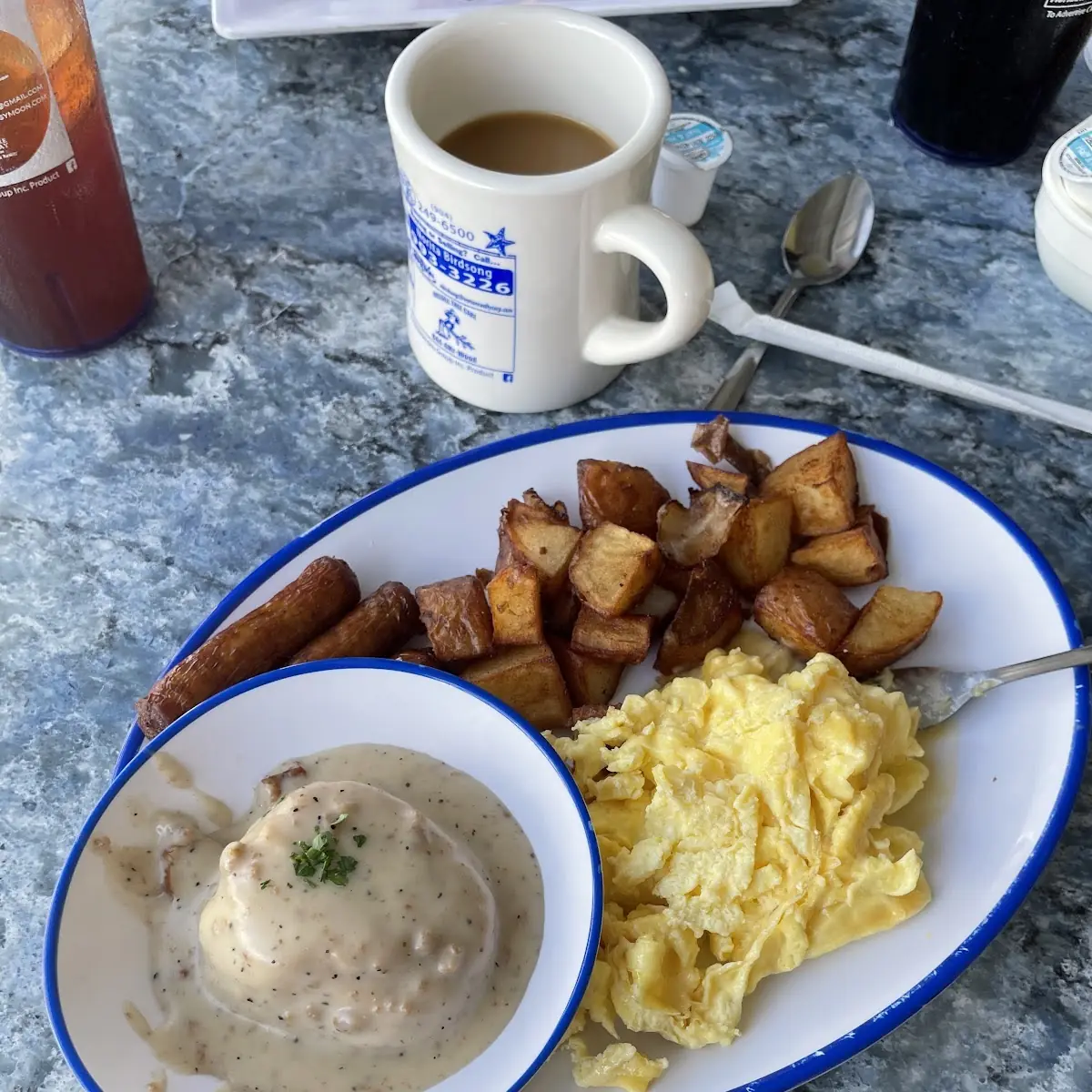 Side Biscuits and Gravy