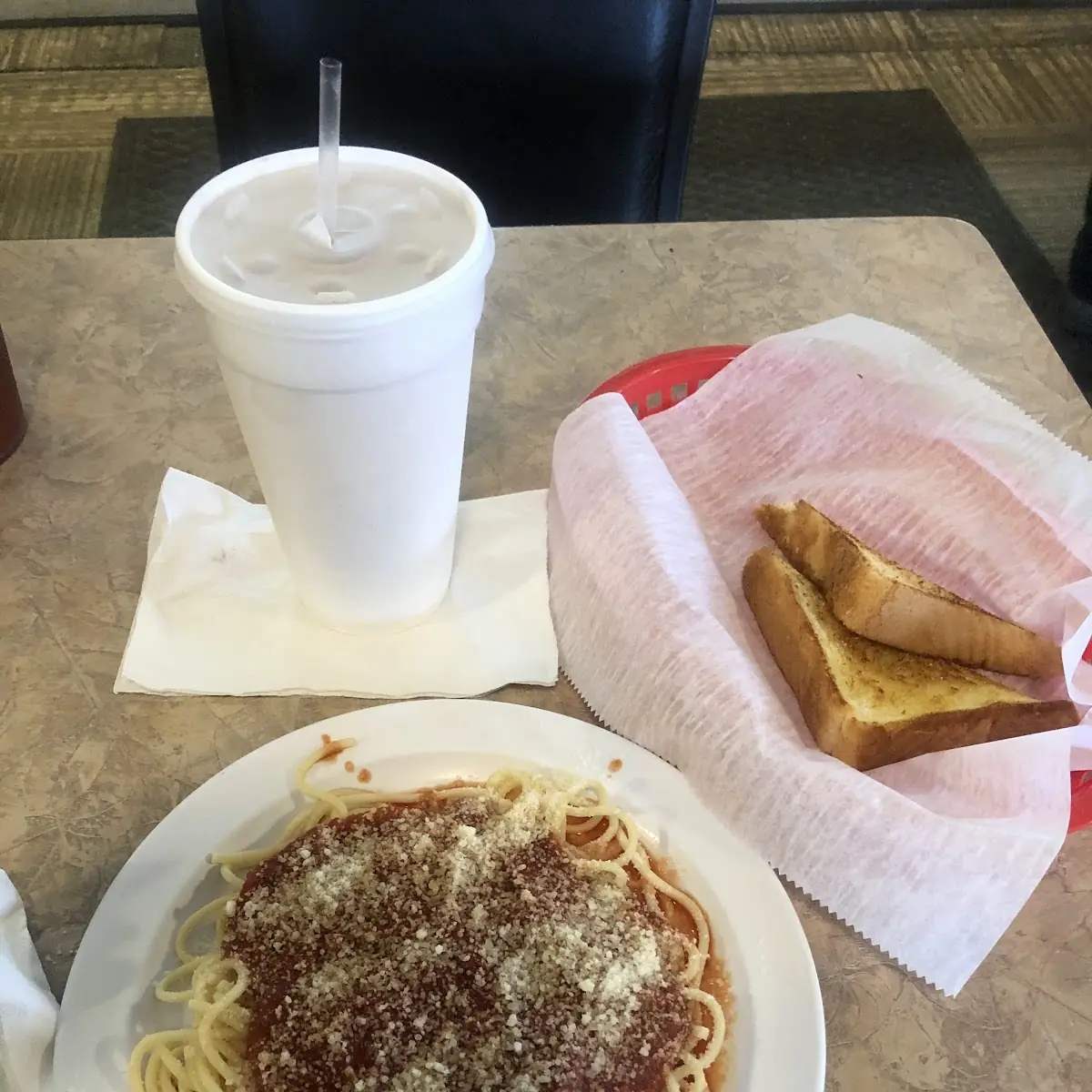 Spaghetti & Garlic Bread