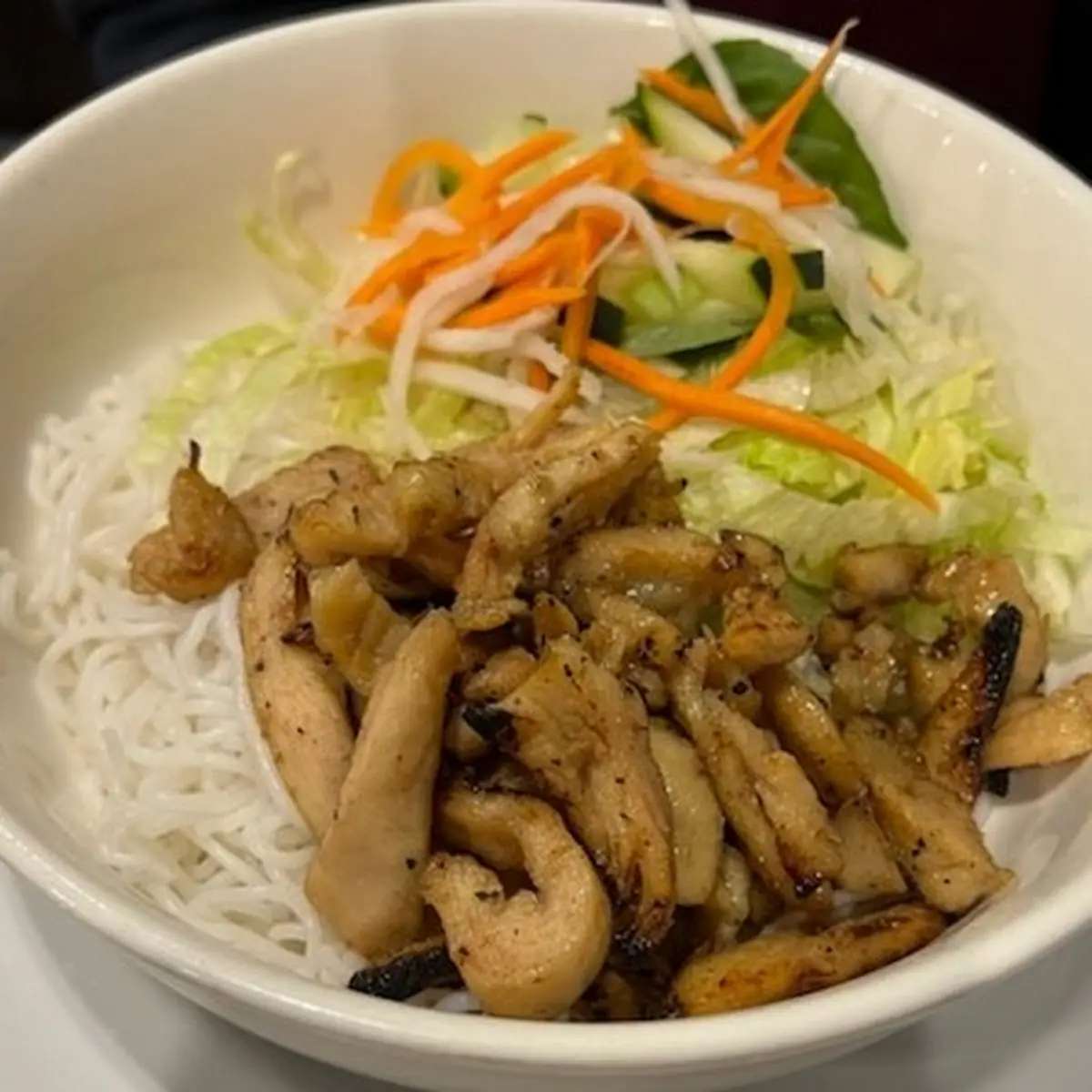 B6 - Egg Rolls With Vermicelli.