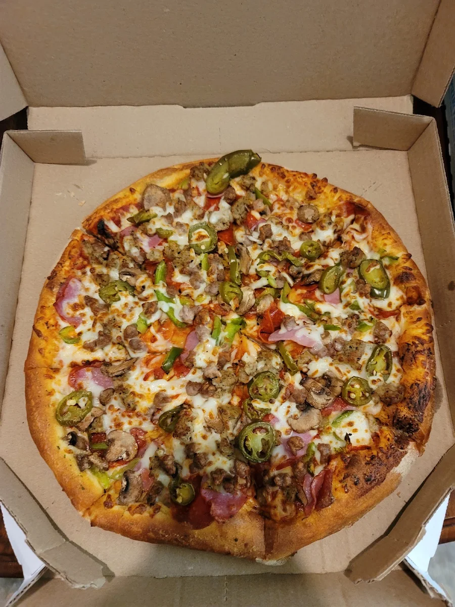 Hand Tossed Supreme Pizza with Jalapenos