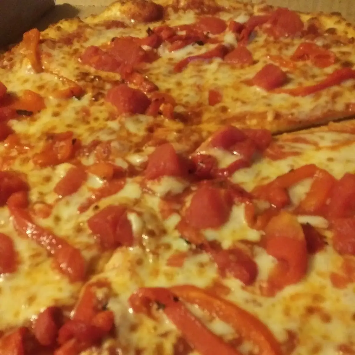 Tomato and Roasted Red Pepper Pizza