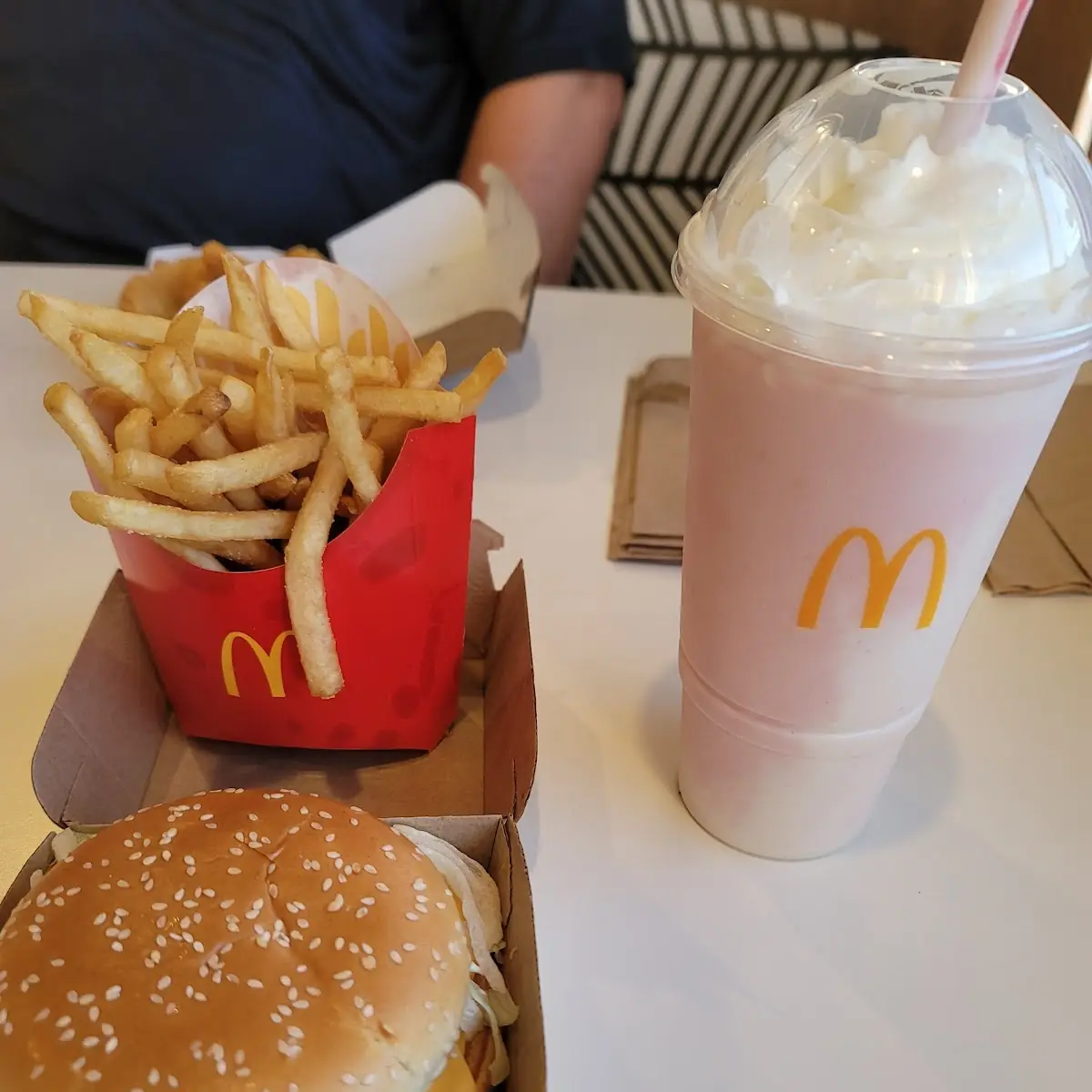 Cheeseburger Deluxe Fries Strawberry Shake