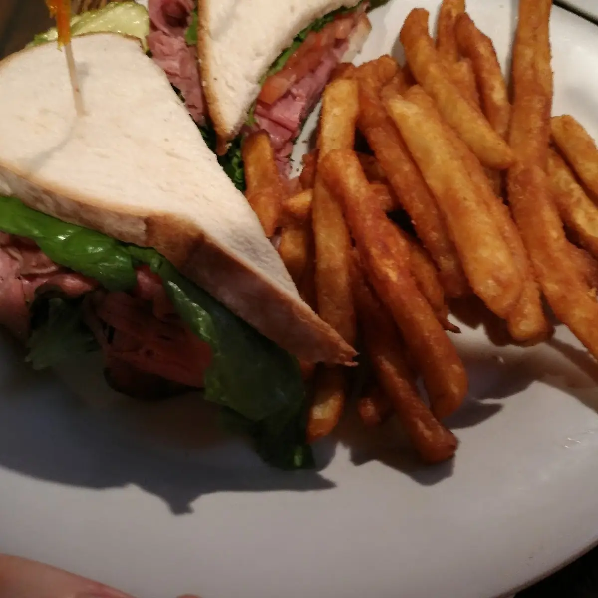 Roast Beef on Whit Fries