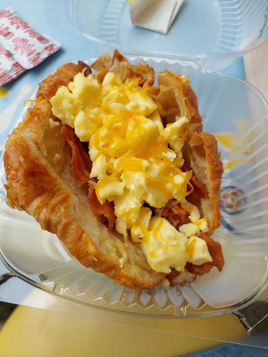 Bacon & Egg Croissant