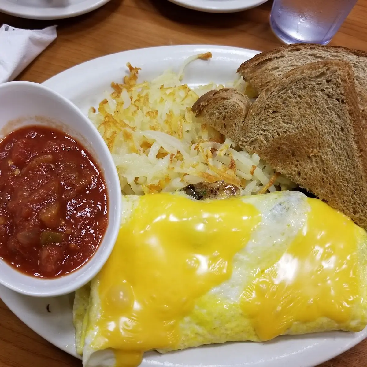 Cheesy Omelet with Hash Browns