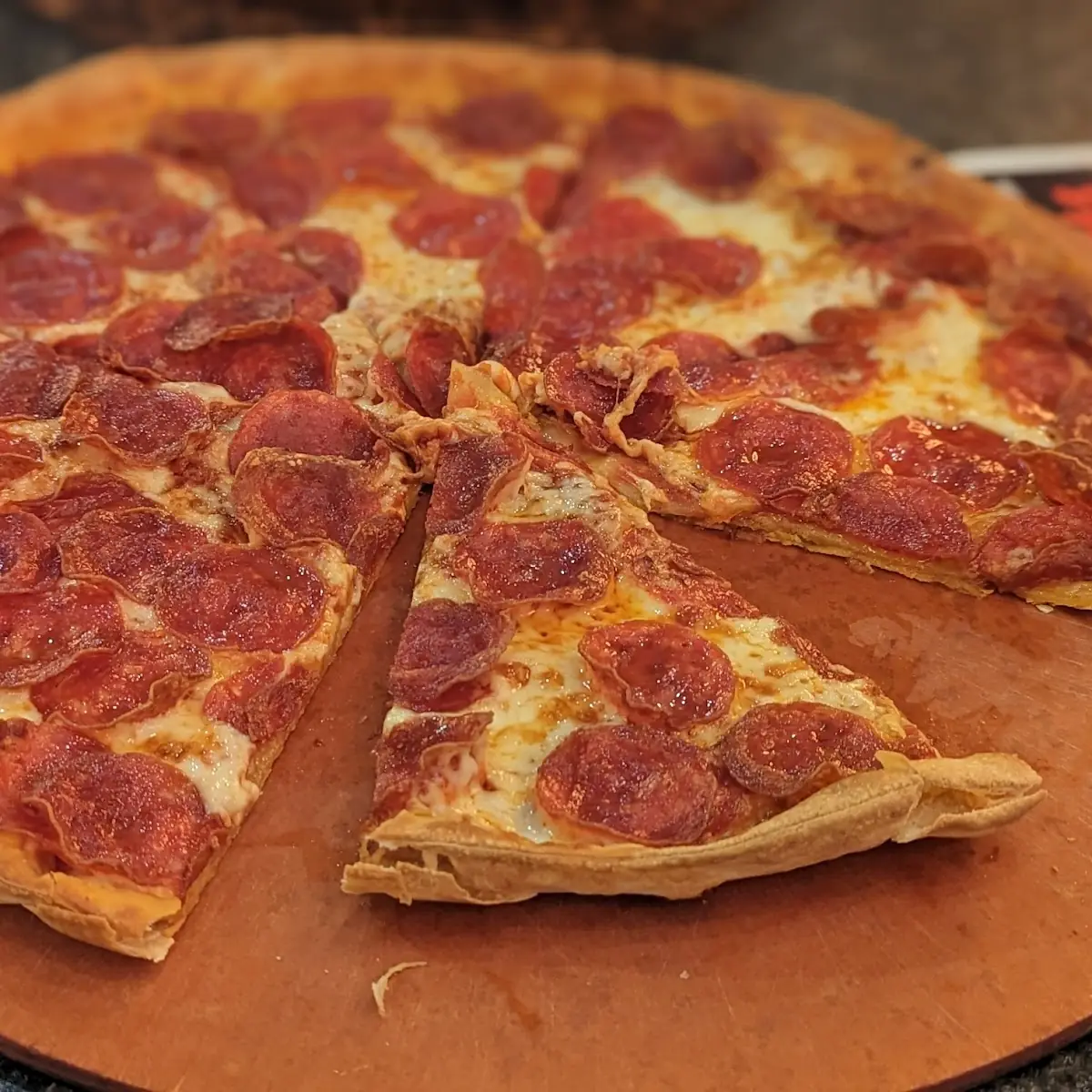 Large Thin Crust Pepperoni Pizza