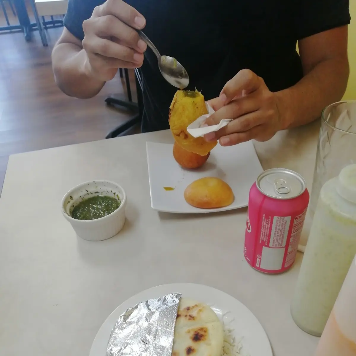 Buñuelos Y Arepa Rellena