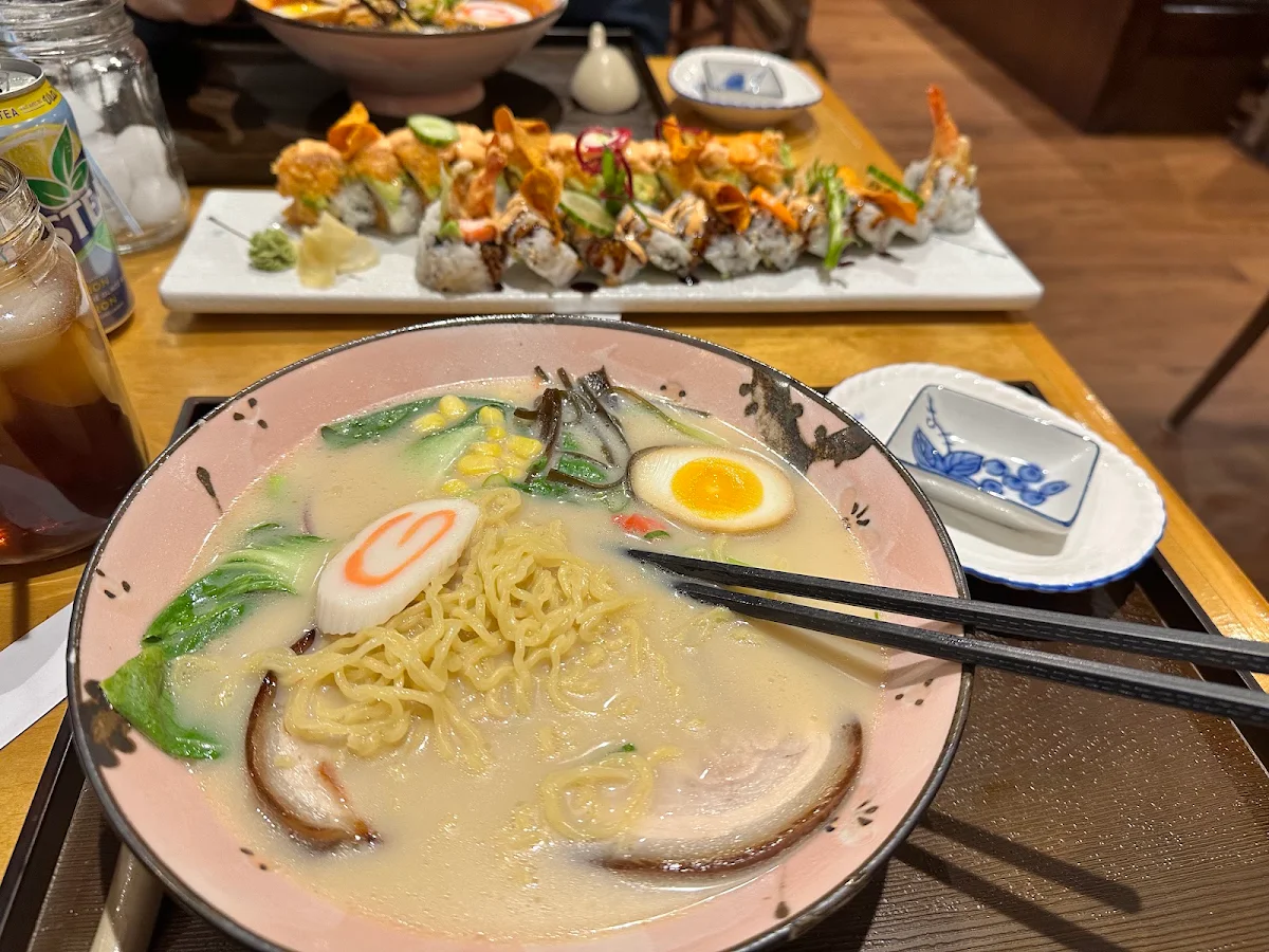 Tonkotsu, Toji Sushi