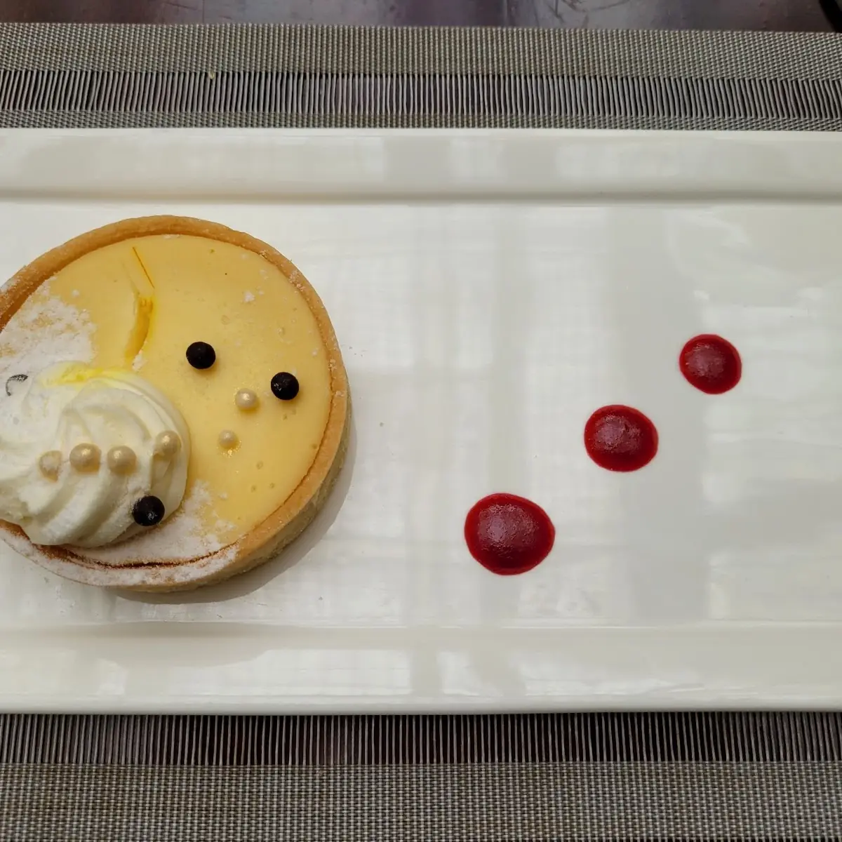Crunchy Praline Lemon Tart