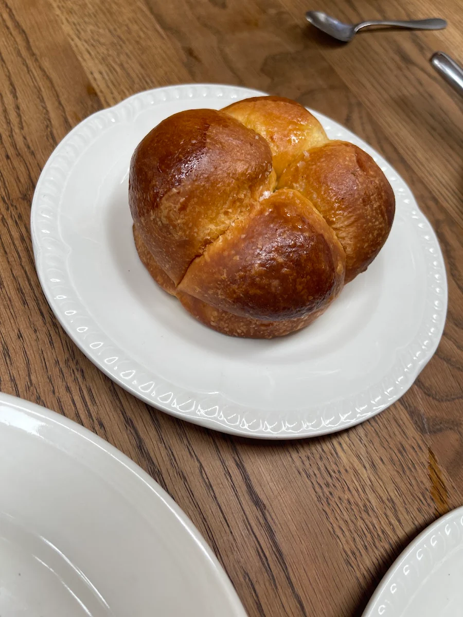 Warm Brioche, Loulou Bistro, Boulangerie & Traiteur