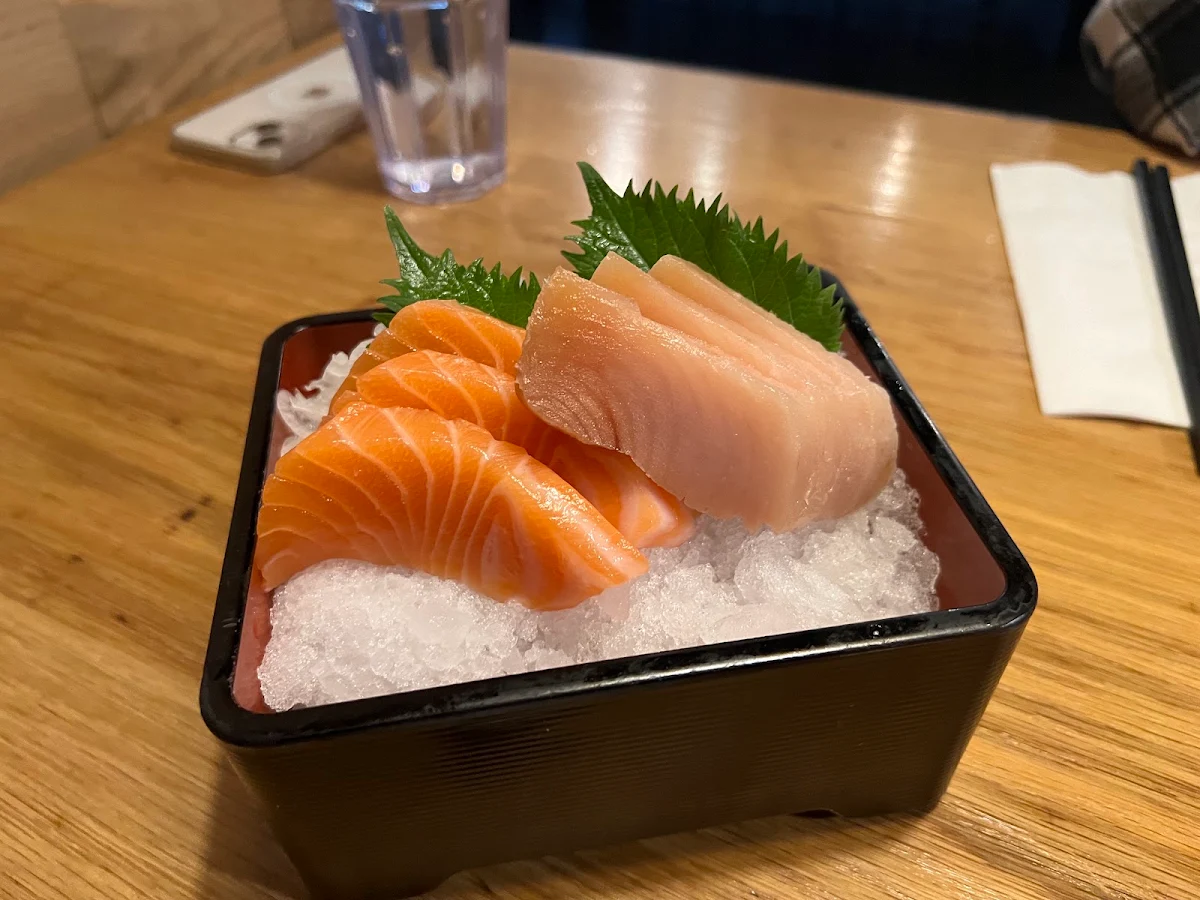 Salmon Sashimi 3 pcs