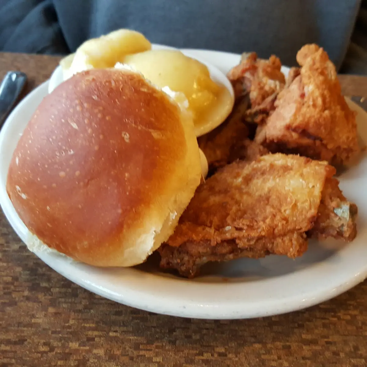 Old Fashioned Fried Chicken with Mashed Potatoes and Gravy