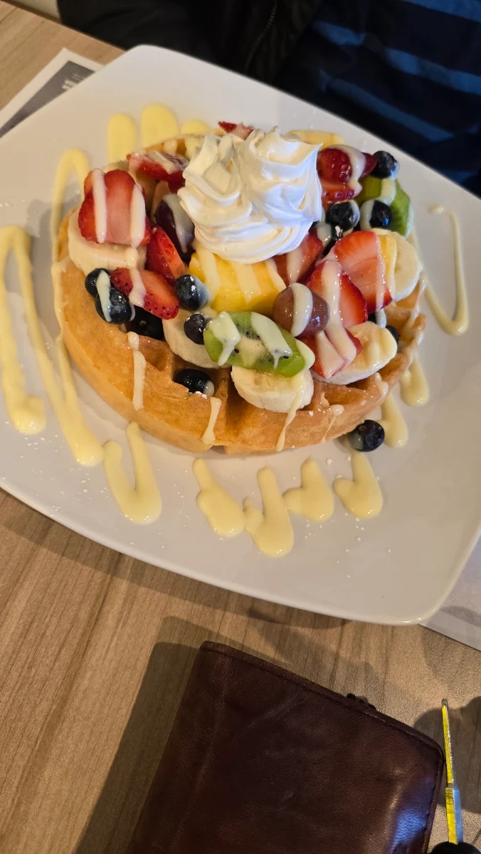 Waffle and Fruit, Pür & Simple
