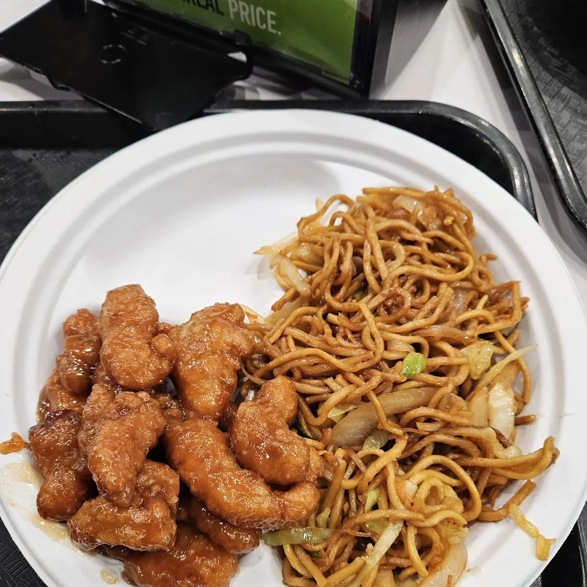 Orange Chicken Chow Mein