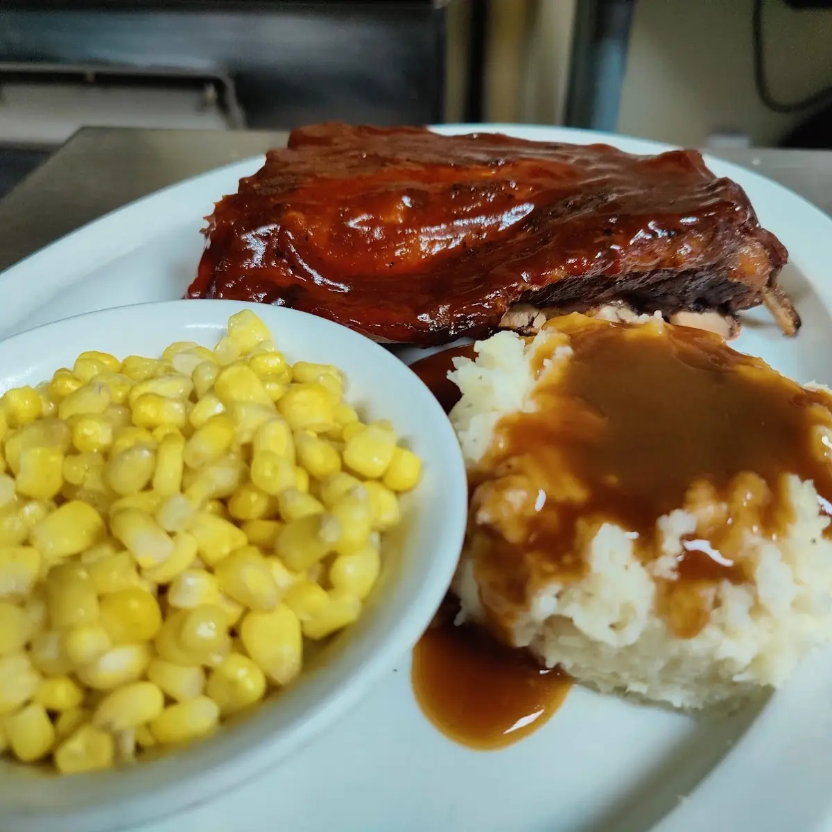 BBQ Ribs with Beef Gravy Mashed Potatoes & Corn