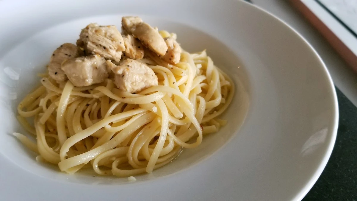 Spaghetti Aglio E Olió Con Pollo