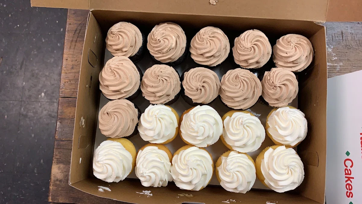Vanilla & Chocolate Cupcakes from Biscotti