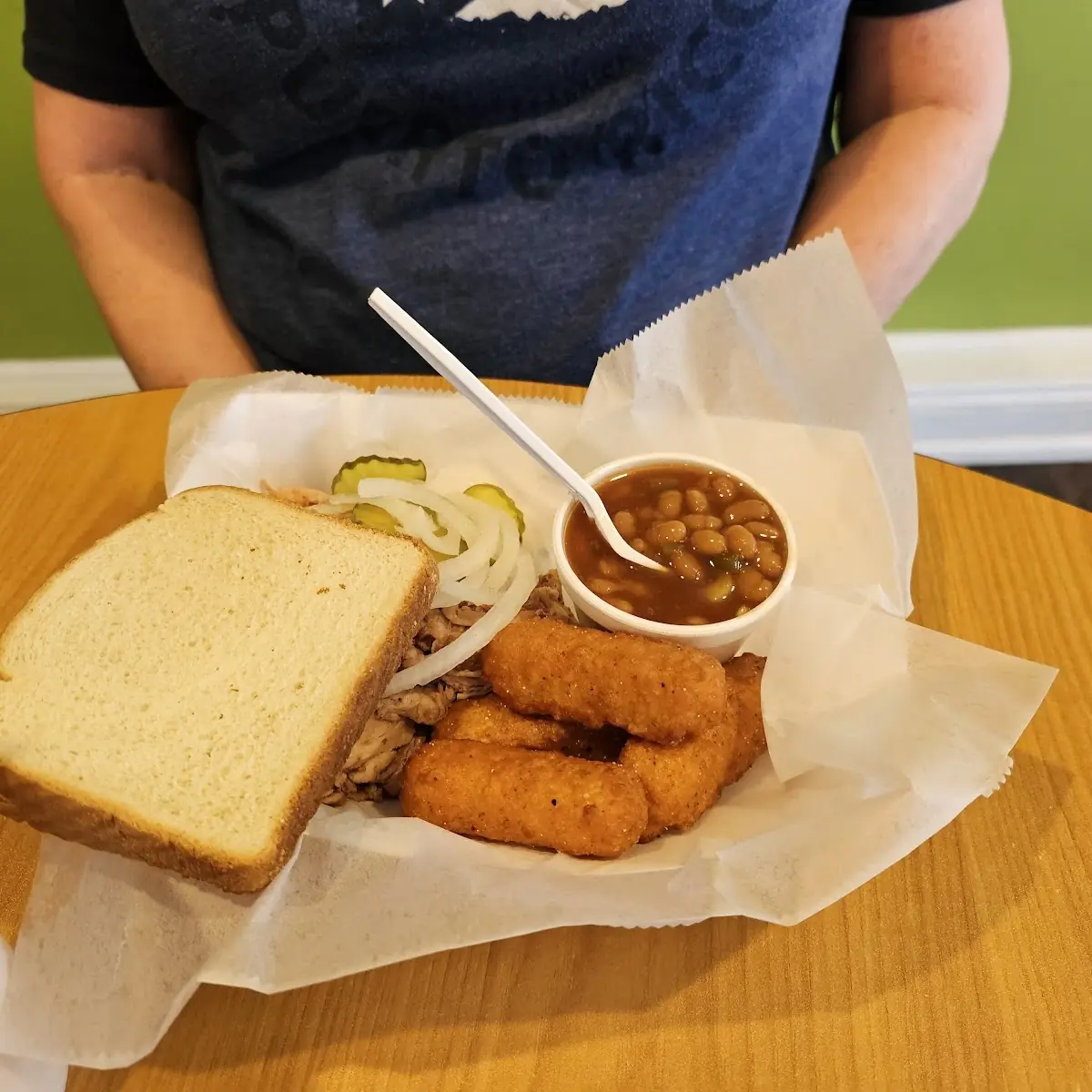 BBQ Plate with Cheese Sticks