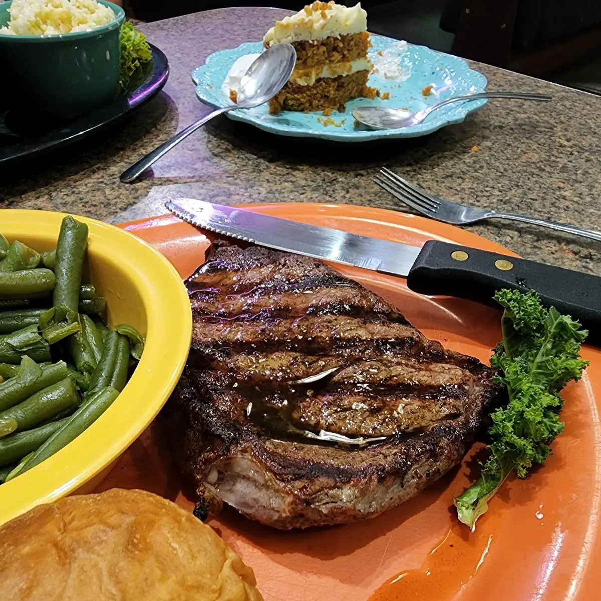 Small Ribeye Cooked M w with Green Beans and Hotroll