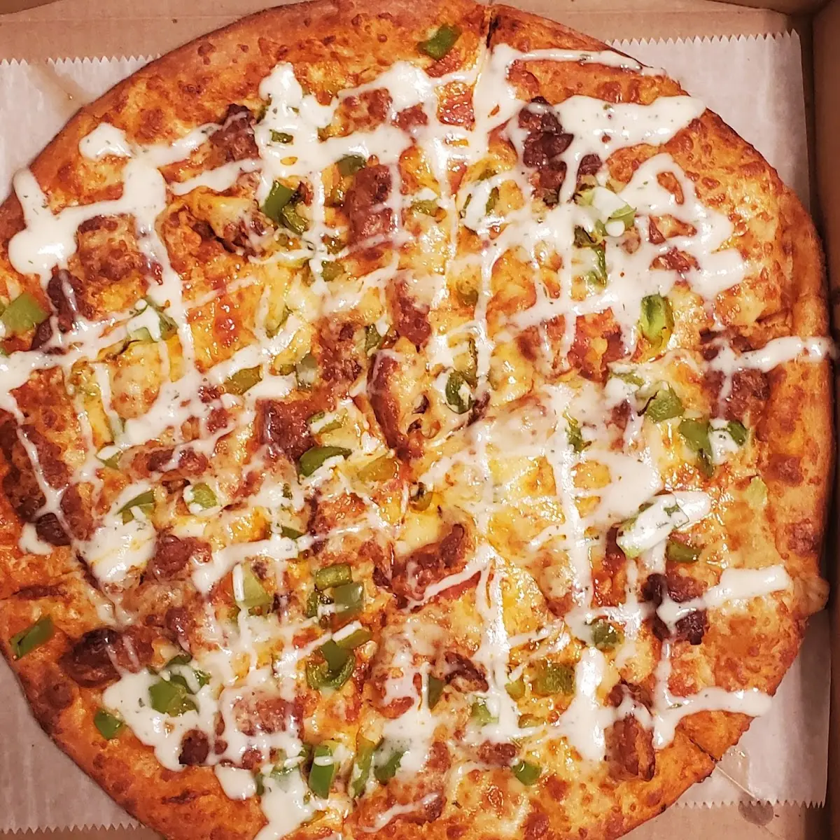 Buffalo Chicken Pizza with Green Peppers