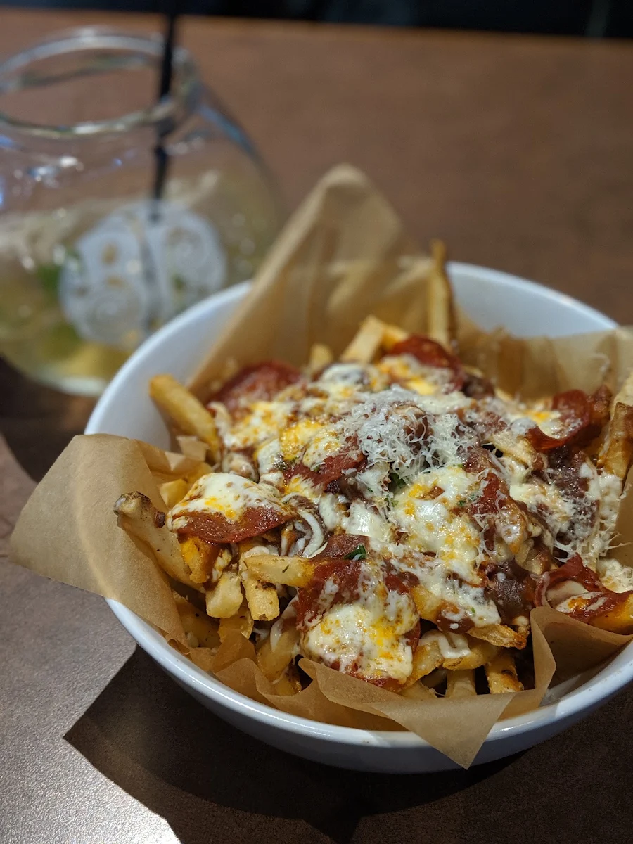 Pepperoni Pizza Poutine