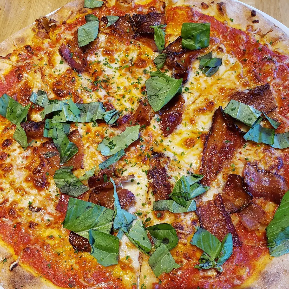Bacon Basil Smoked Mozzarella Cheese Pizza