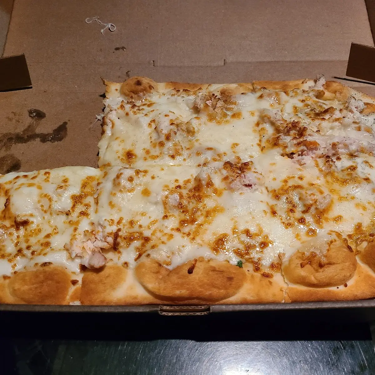 Chicken Pizza Garlic Sauce