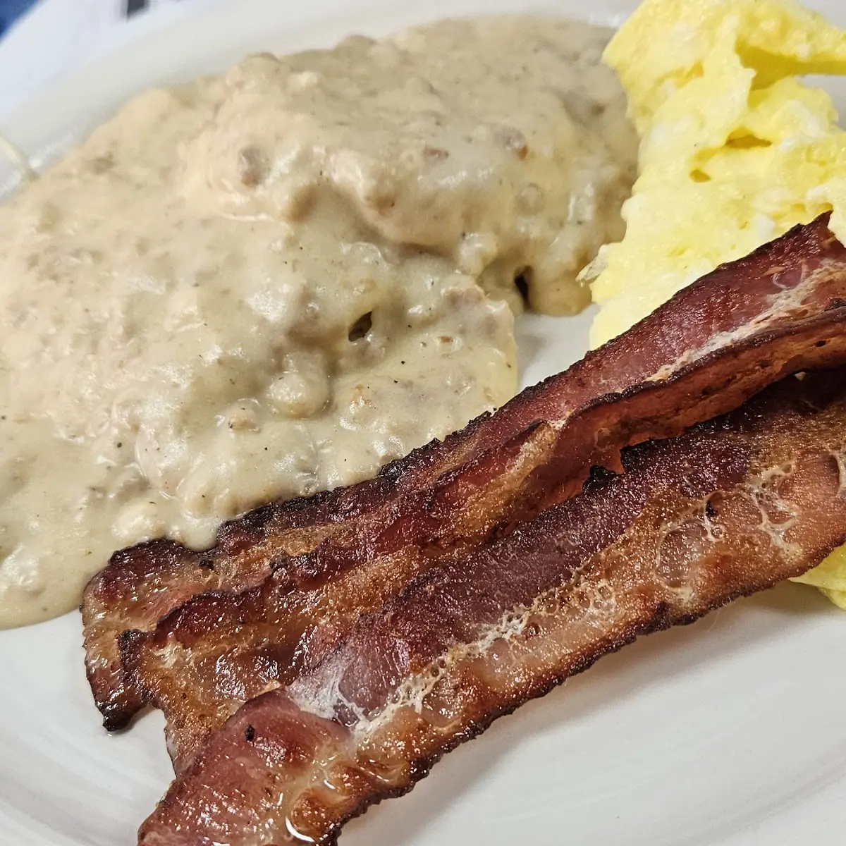 Full Order Biscuits & Gravy with Breakfast Meat