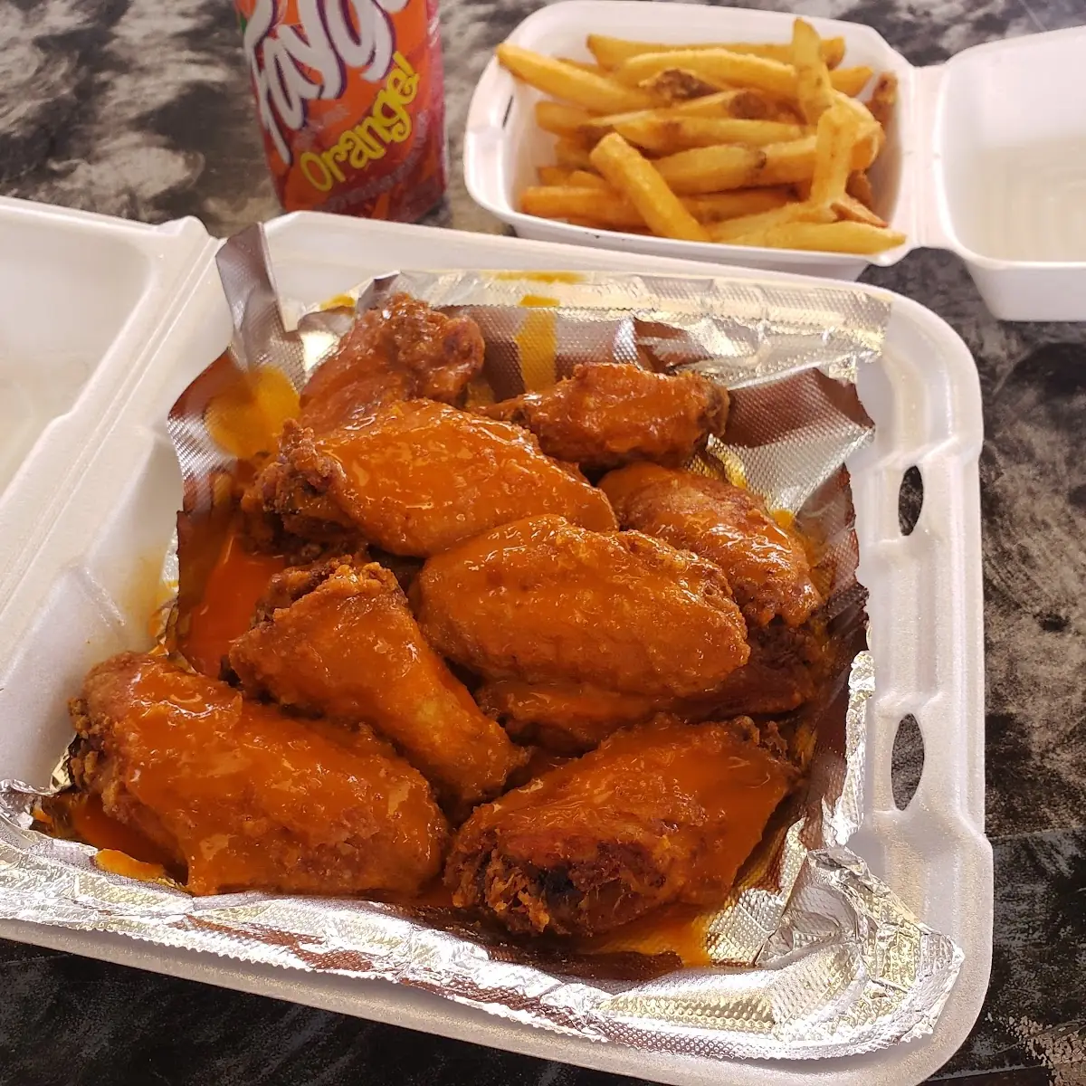 Chicken Wings Hot with Fries