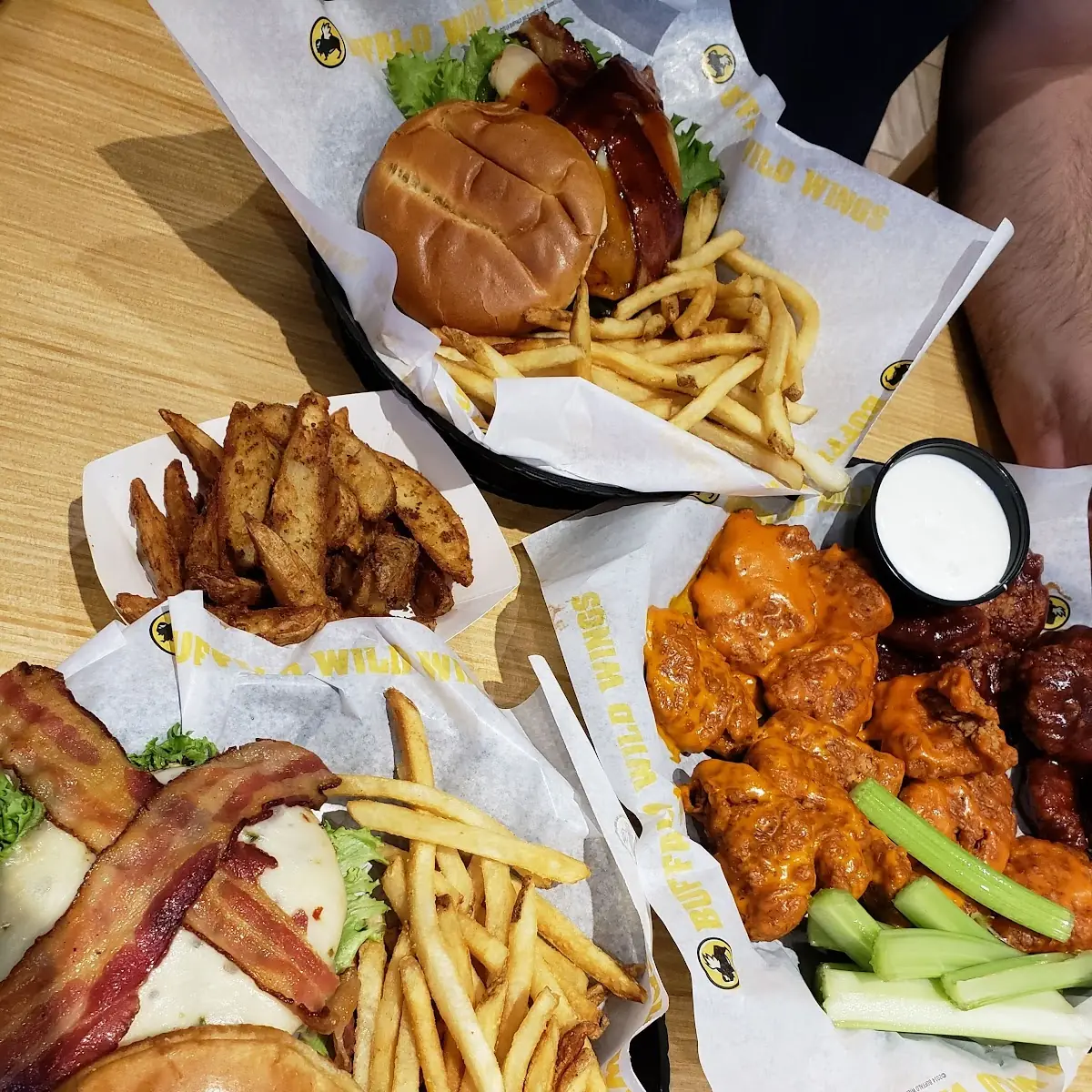 Buffalo Wings & Burgers