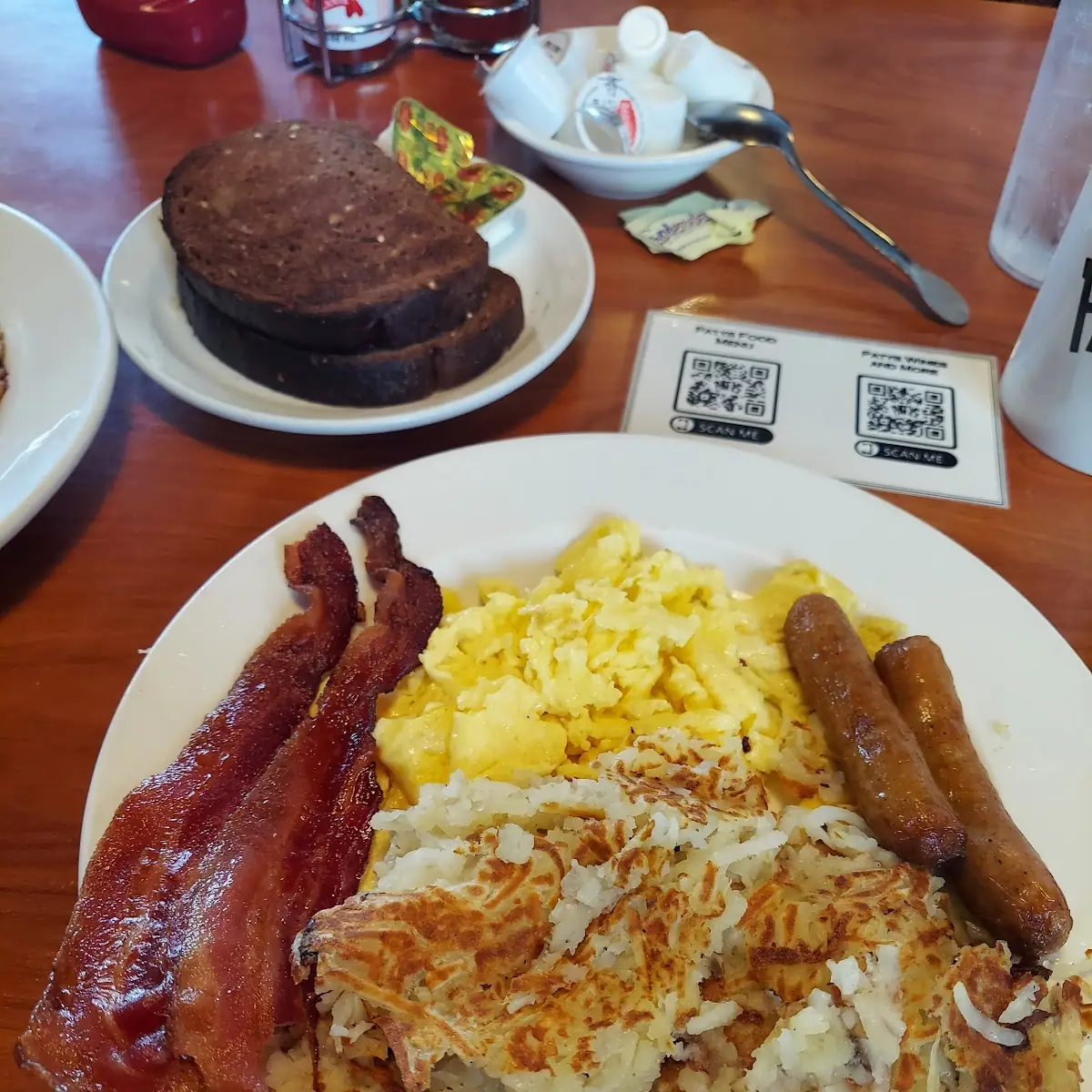 Eggs Bacon Sausage & Hashbrowns