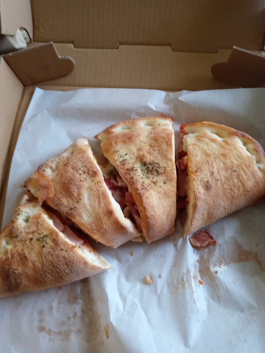 Entree Pizza Calzone Full Size Sammie