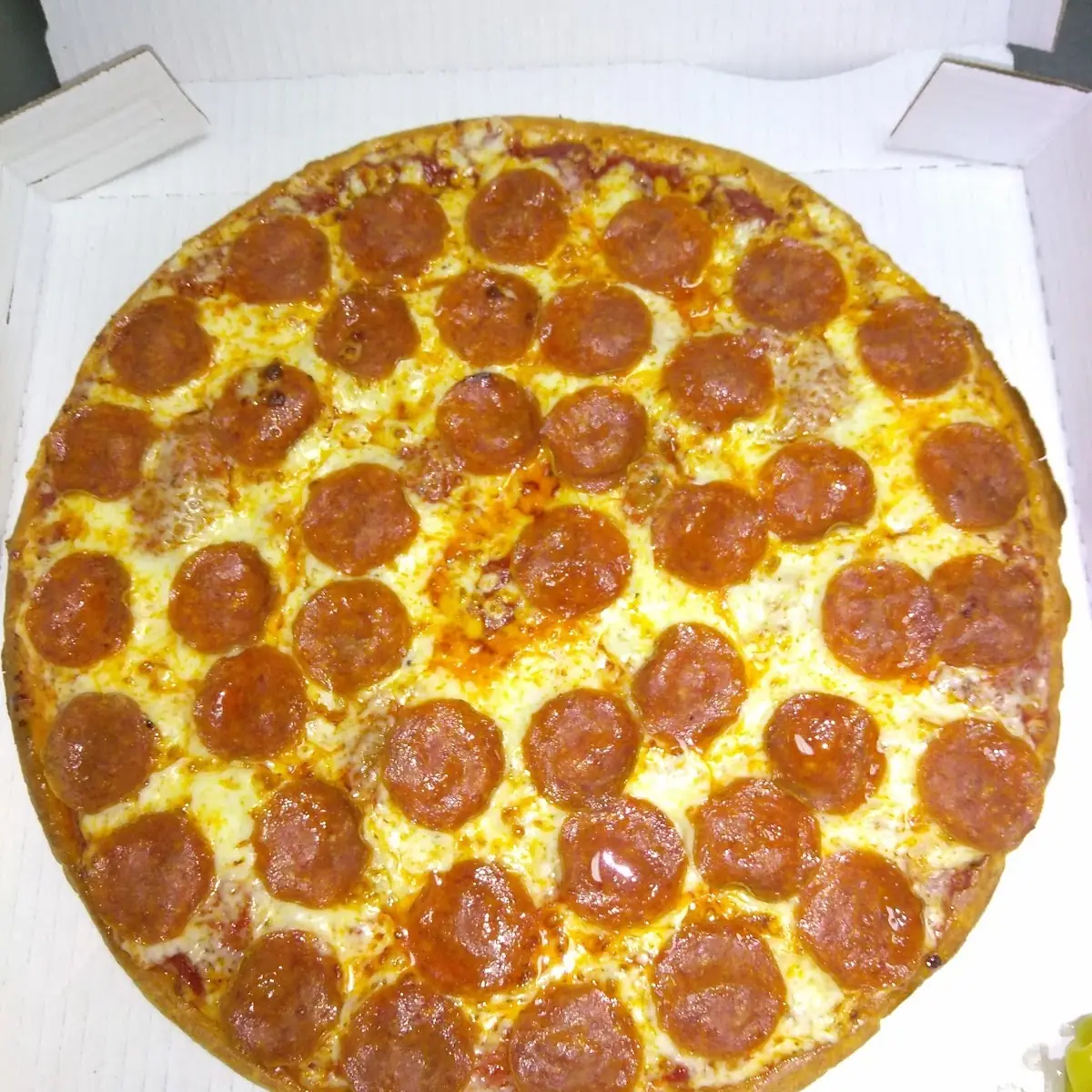Thin Crust Pepperoni Pizza