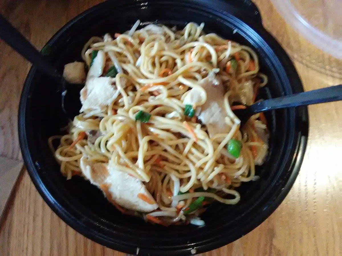 Garlic Chicken Noodle Bowl