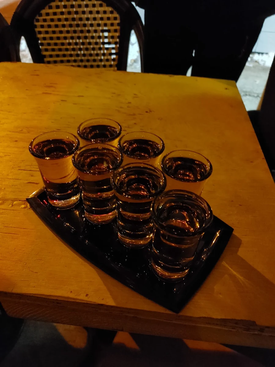 Bourbon Shots, Pour Boy - Manning