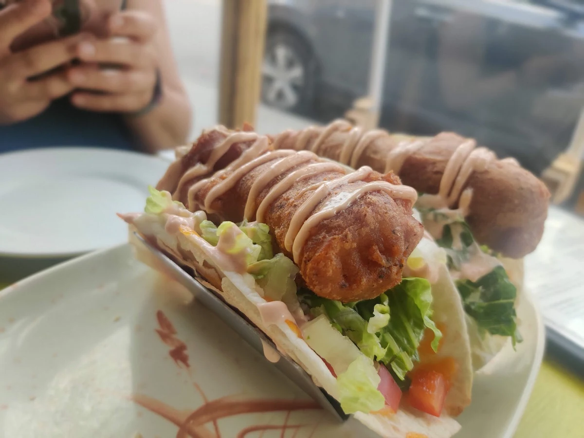 Fish Tacos, Pour Boy - Manning