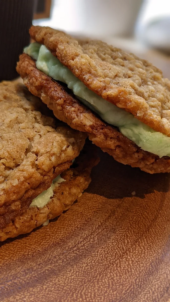 Oatmeal Creme Pie