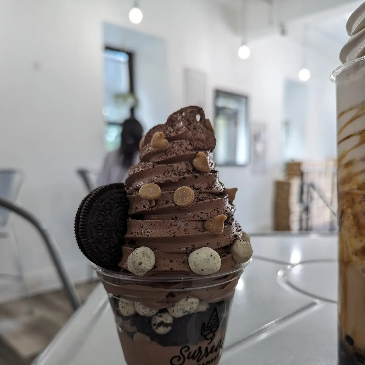 Chocolate Ice Cream w Toppings