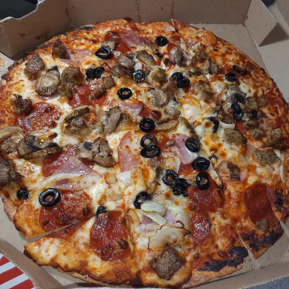 Medium Extravaganza Thin Crust Pizza