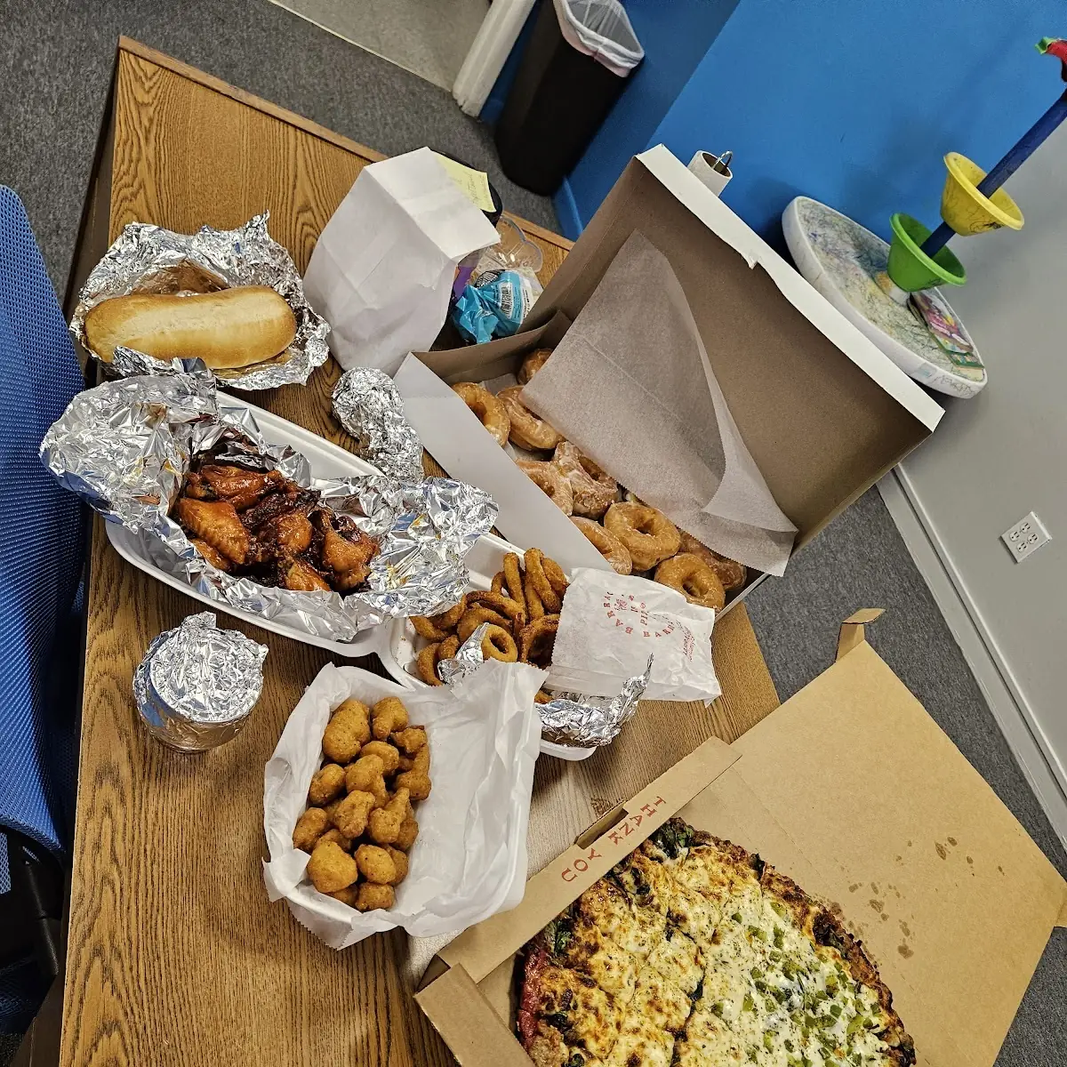 Thin Crust with Bacon Sausage Pepperoni Spinach and Mushrooms Donuts