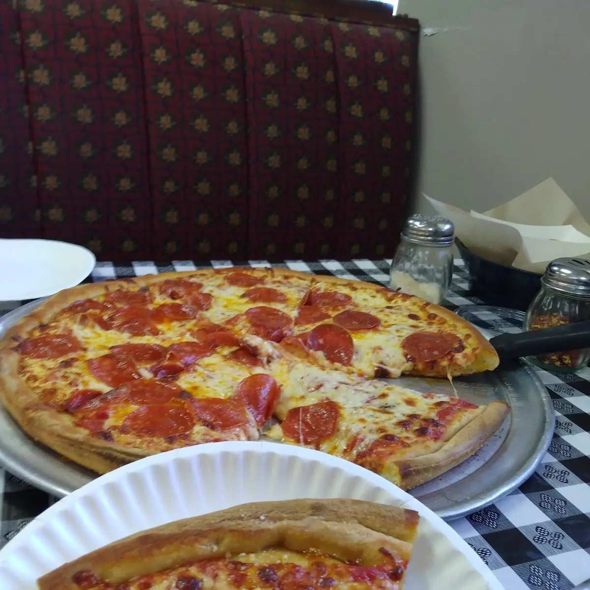 Large Pepperoni Pizza