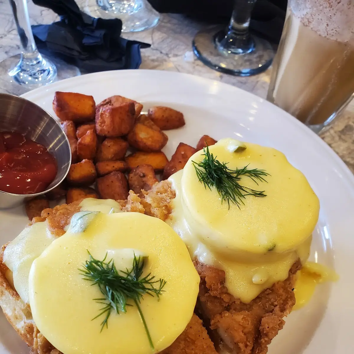 Crab Benedict