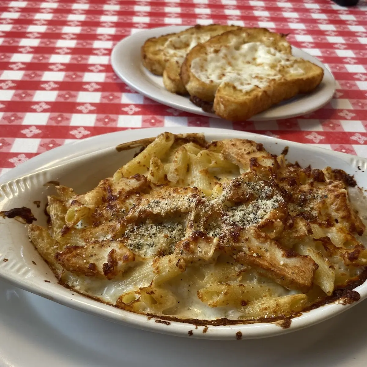Alfredo Pasta and Garlic Bread